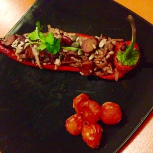 Looooong peppers stuffed with wtih onion, mushrrom and vegan chorizo rice. 